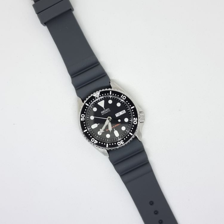 Charcoal SEIKO Diver 22mm Silicone Watch Strap - The Urban Gentleman - Watch  Straps Australia